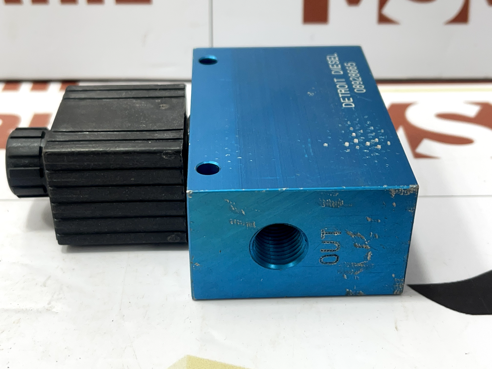 8928665 VALVE ASSY., GOV. OPERATING SOLENOID - Image 5