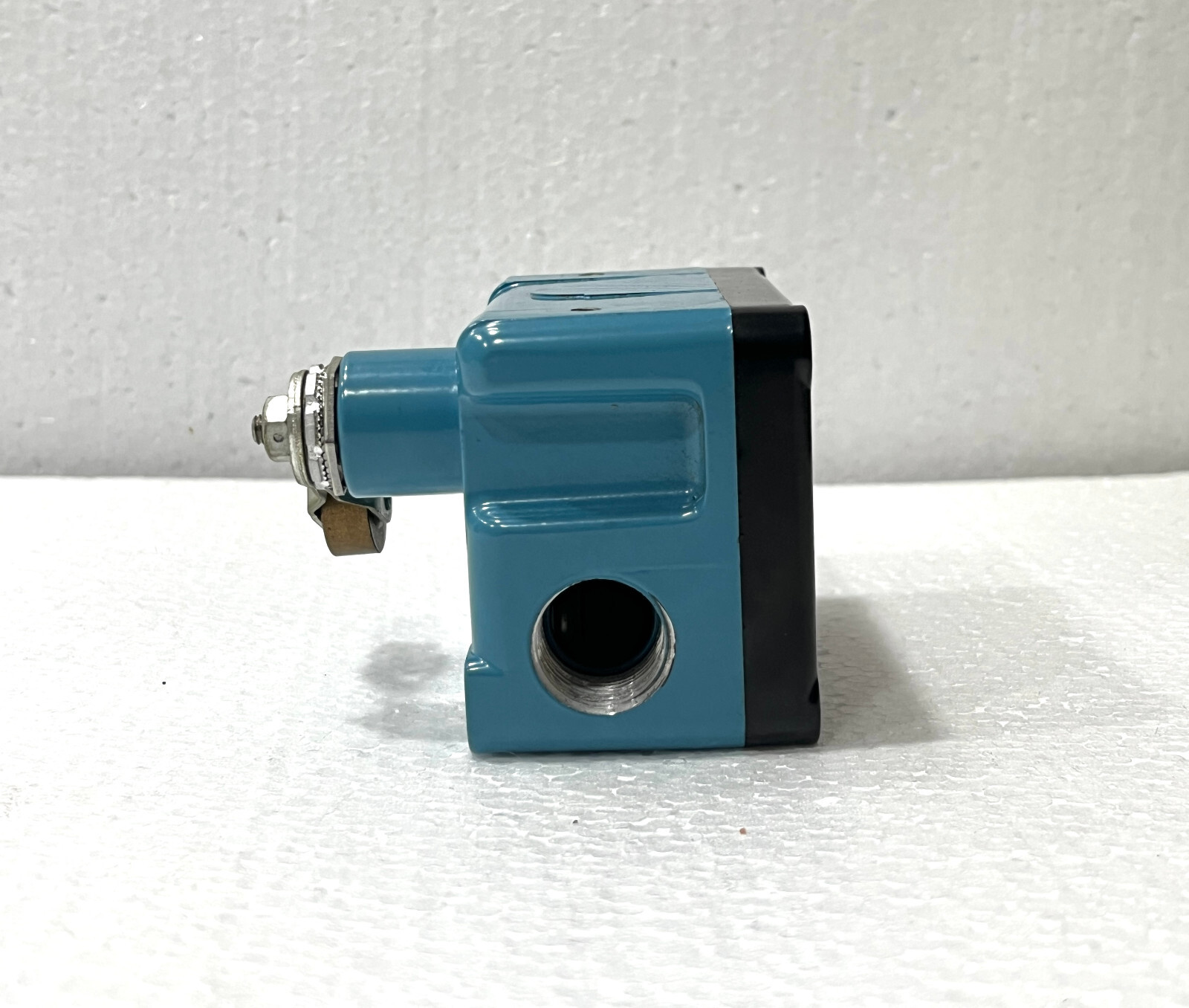 Honeywell Micro Switch Ex-Ar800 Explosion Proof Limit Switch - Image 6