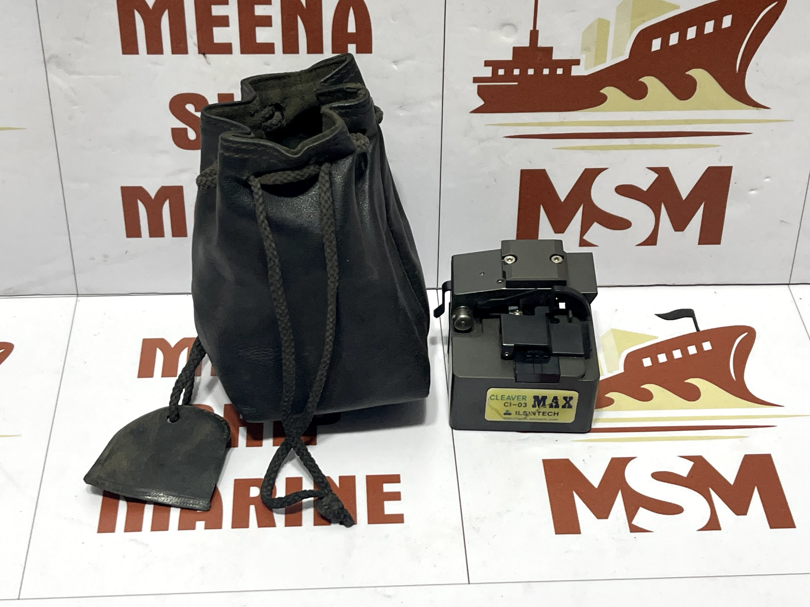 Ilsintech CI-03 fiber cleaver