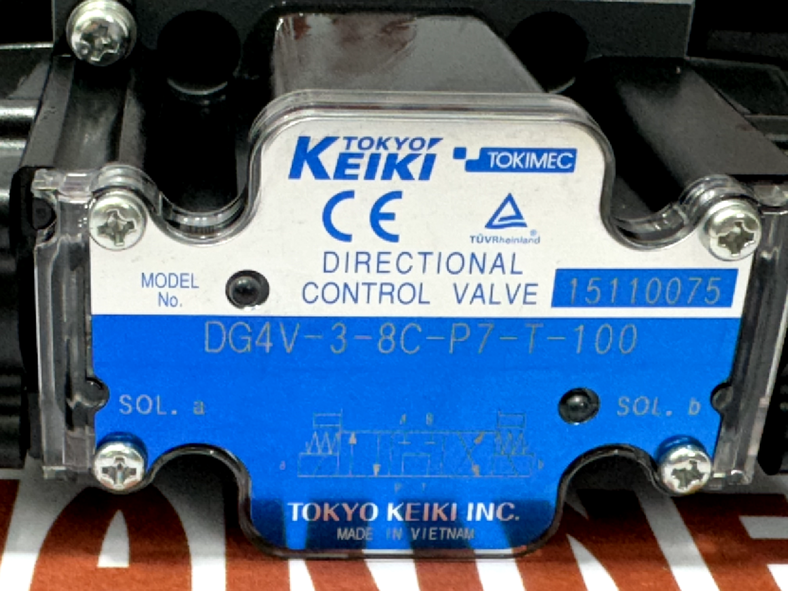 TOKYO KEIKI DIRECTIONAL CONTROL VALVE DG4V-3-8C-P7-T-100 - Image 2