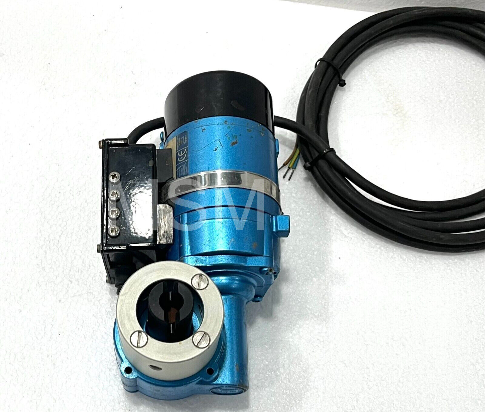 B Hepworth & Co. Ltd 90077502 Wiper Motor 220 VDC - Image 4