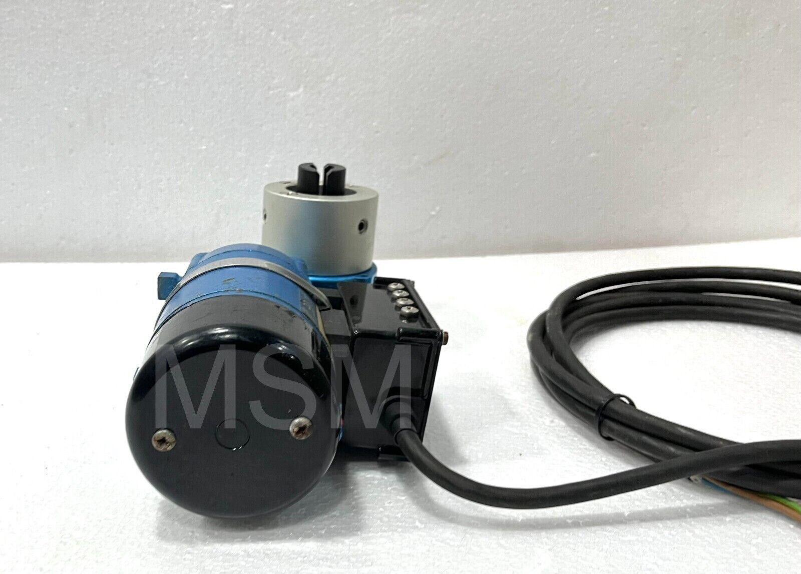 B Hepworth & Co. Ltd 90077502 Wiper Motor 220 VDC - Image 5