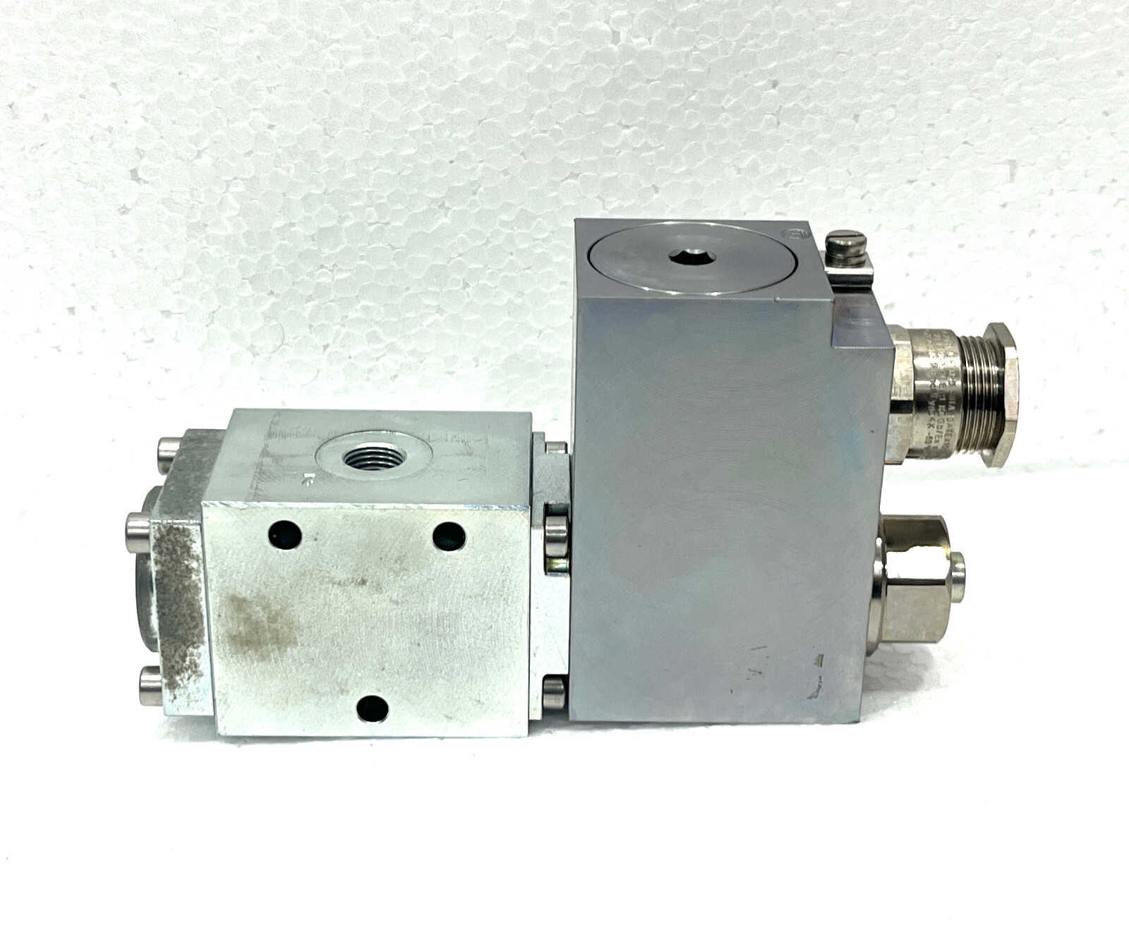 WANDFLUH GEXd32061a - G1/4"/ L 15 - Z177 Solenoid Operated Poppet Valve - Image 5