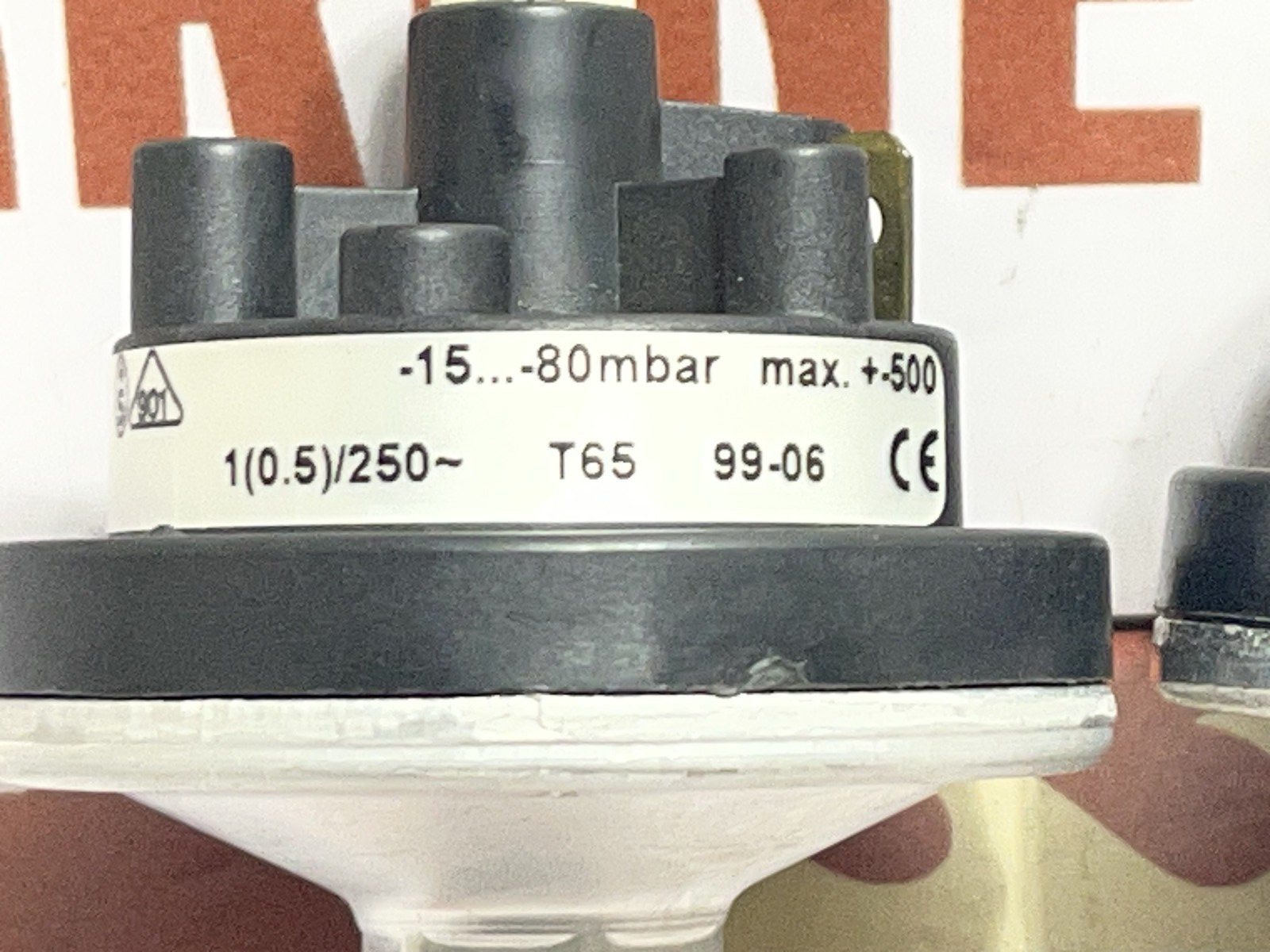 Huba Control 625.6240 Low Pressure Switch (Lot Of 2 Piece) - Image 3