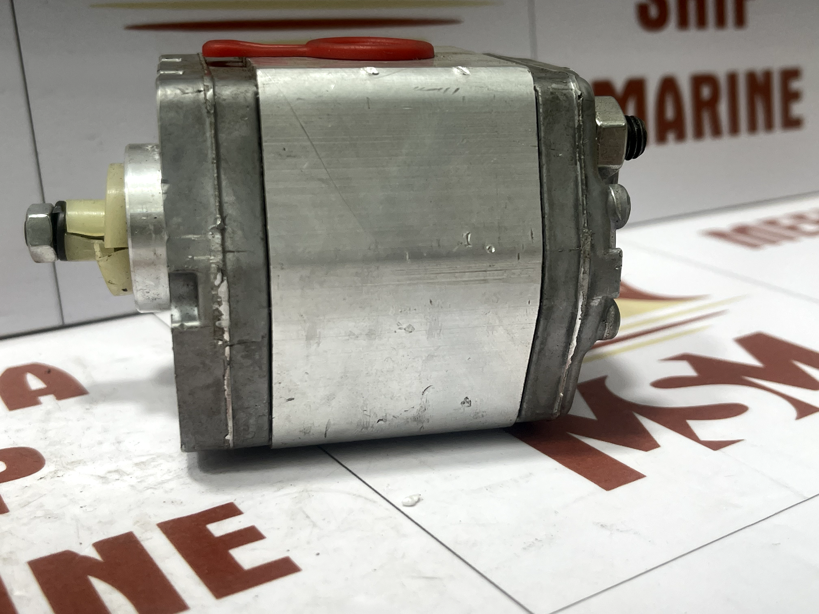 Marzocchi 1BK4 D5 Gear Pump - Image 4