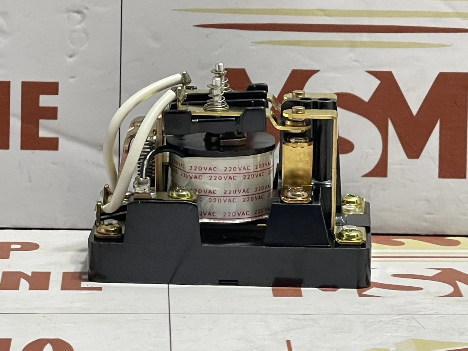 Omron MG2 Coil Relay 220VA - Image 5