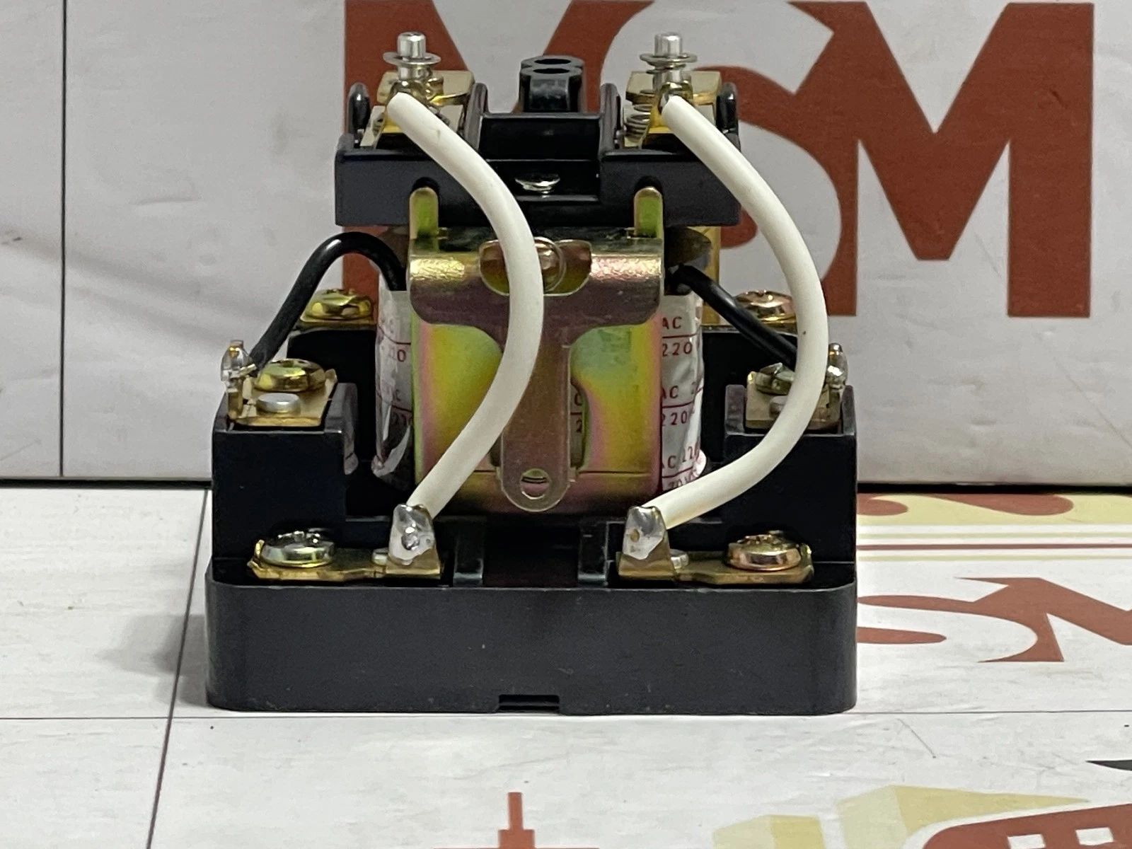 Omron MG2 Coil Relay 220VA - Image 6